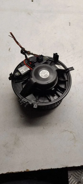 Heater fan/blower 3q1819021A