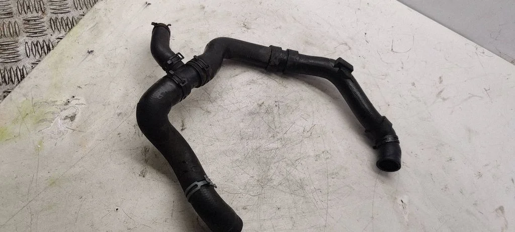 Engine coolant pipe/hose