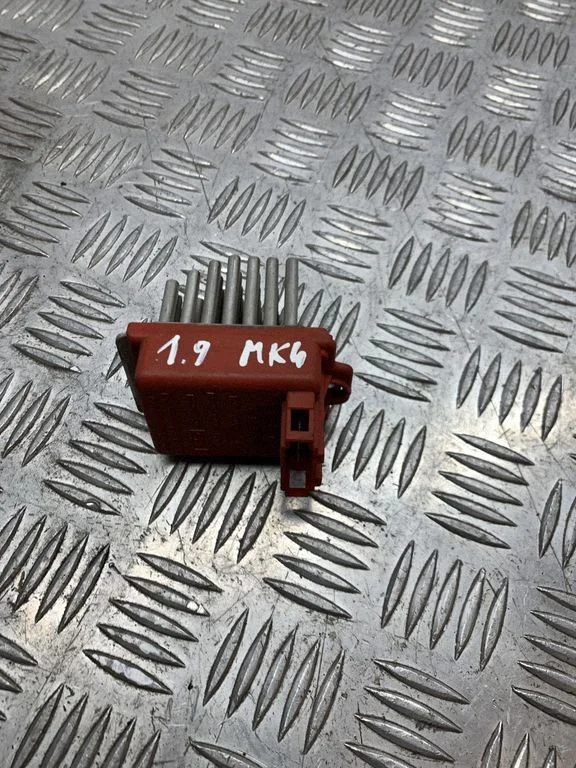 Krāsniņas ventilatora rezistors (reostats) 1J0807521