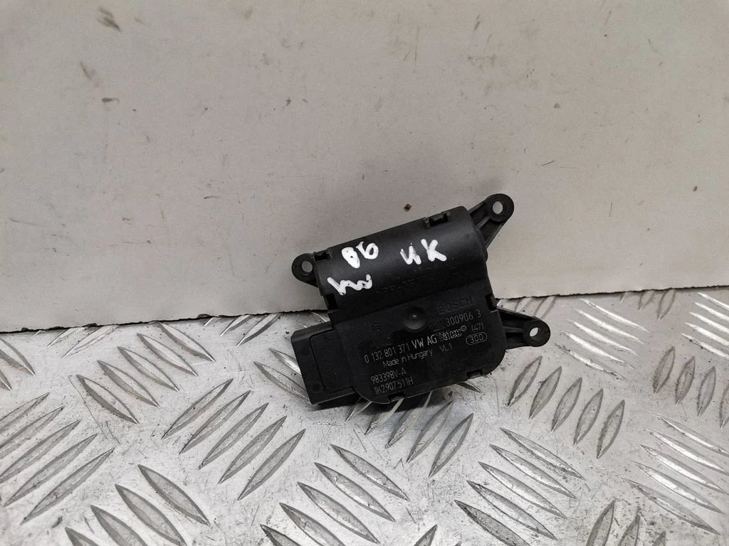 Gaisa aizvara motoriņš/aktuators 0132801371
