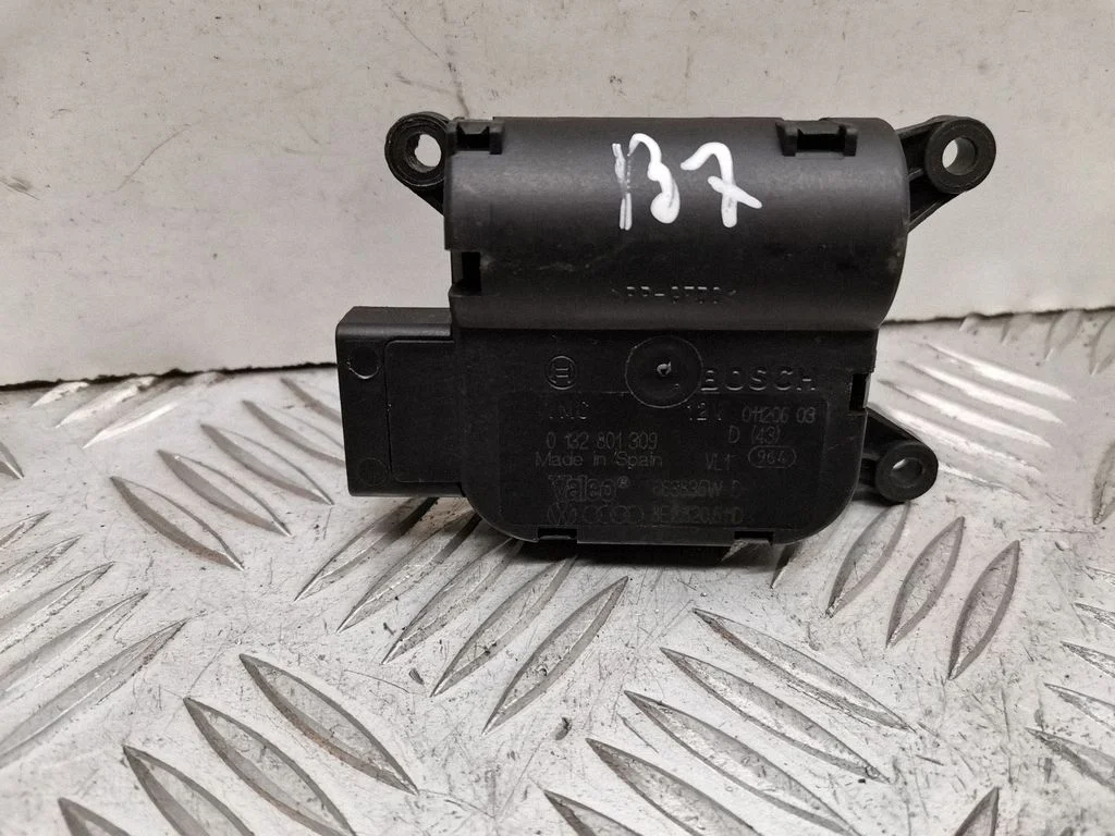Air flap motor/actuator 8E2820511D