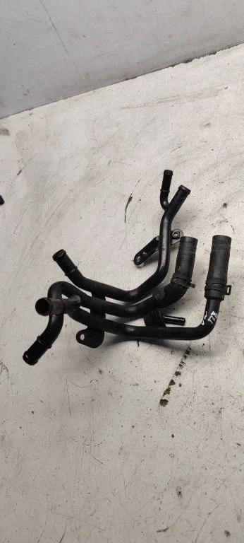 Engine coolant pipe/hose 04L121064am