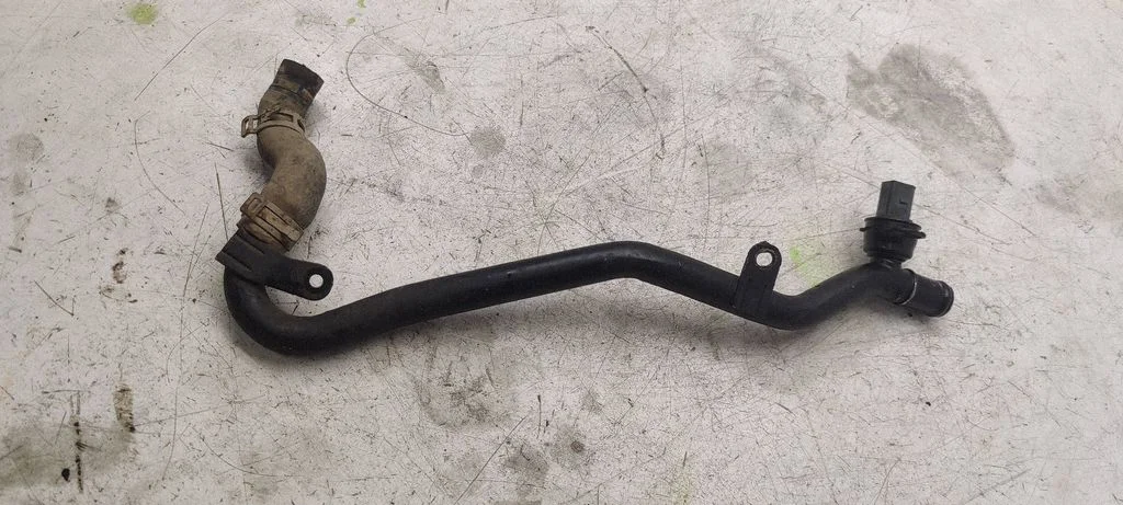 Engine coolant pipe/hose 5N0121065