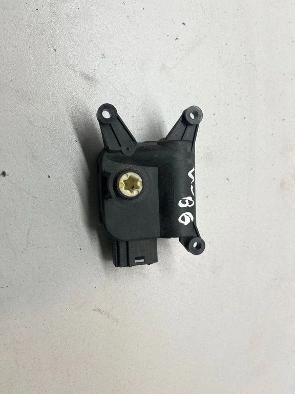 Gaisa aizvara motoriņš/aktuators 3C0907511C