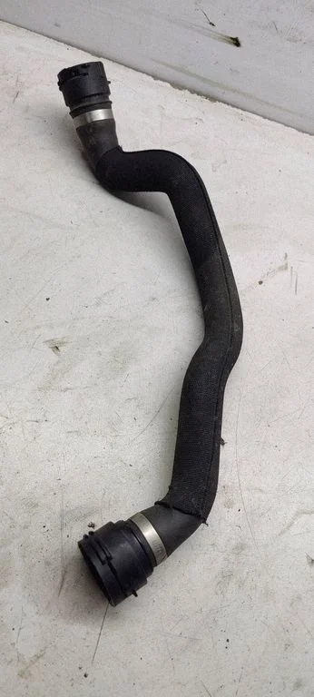 Engine coolant pipe/hose S4000197