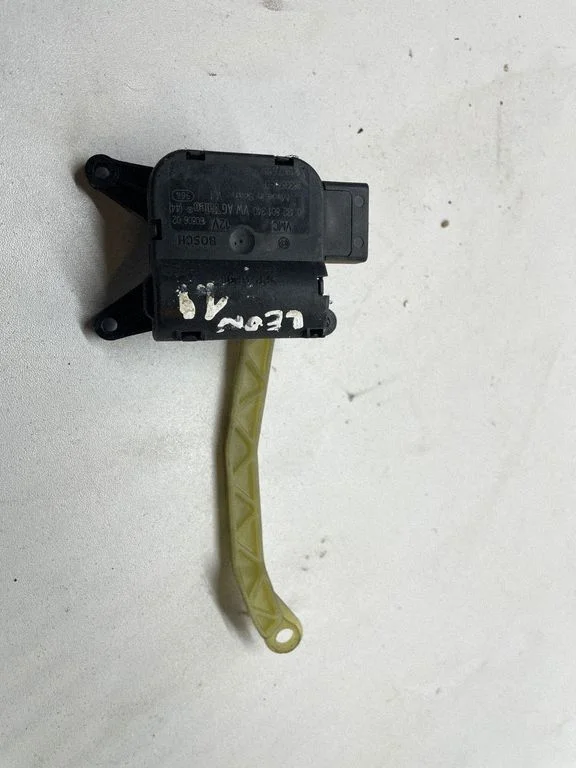 Air flap motor/actuator – Seat Leon (1P) (2005-2012)