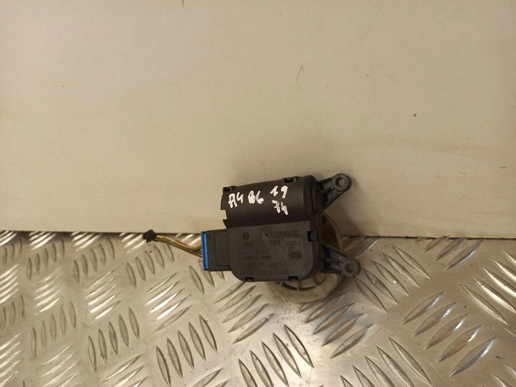 Air flap motor/actuator 8E1820511C
