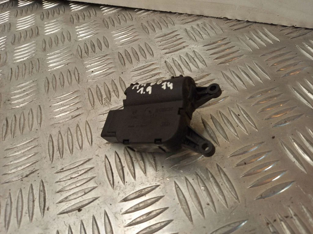 Air flap motor/actuator 8E1820511B