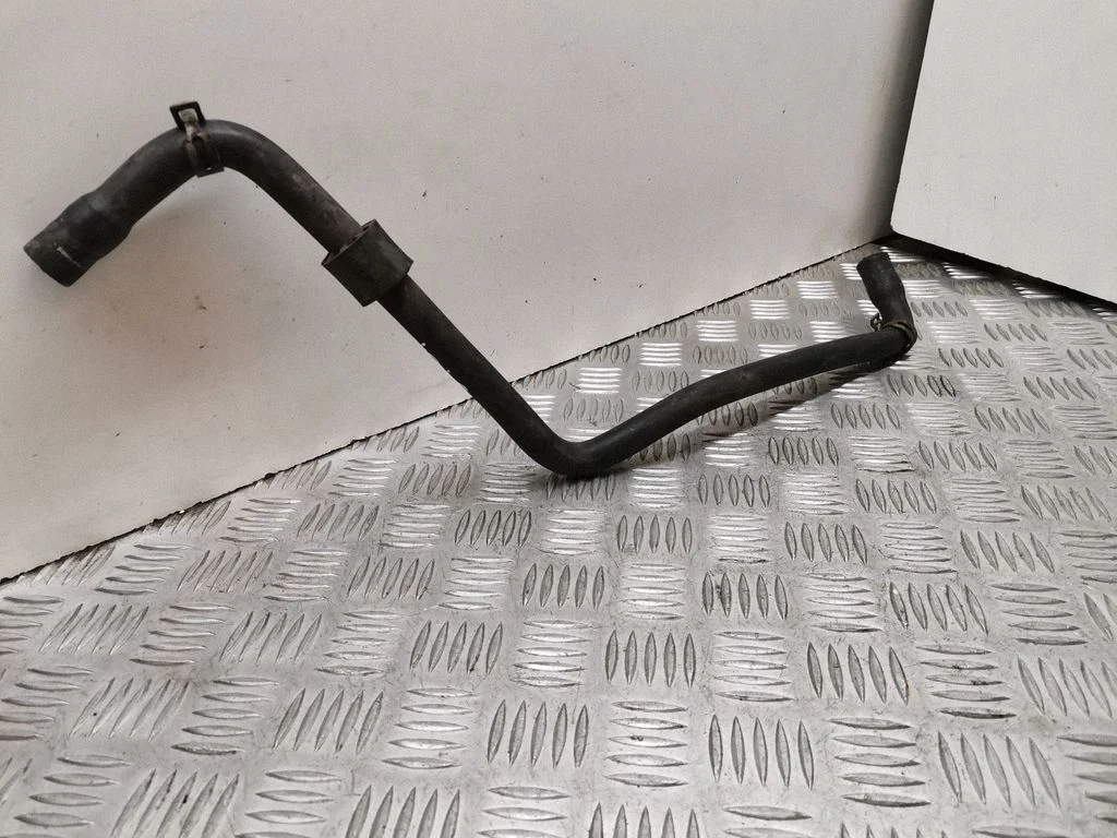 Engine coolant pipe/hose