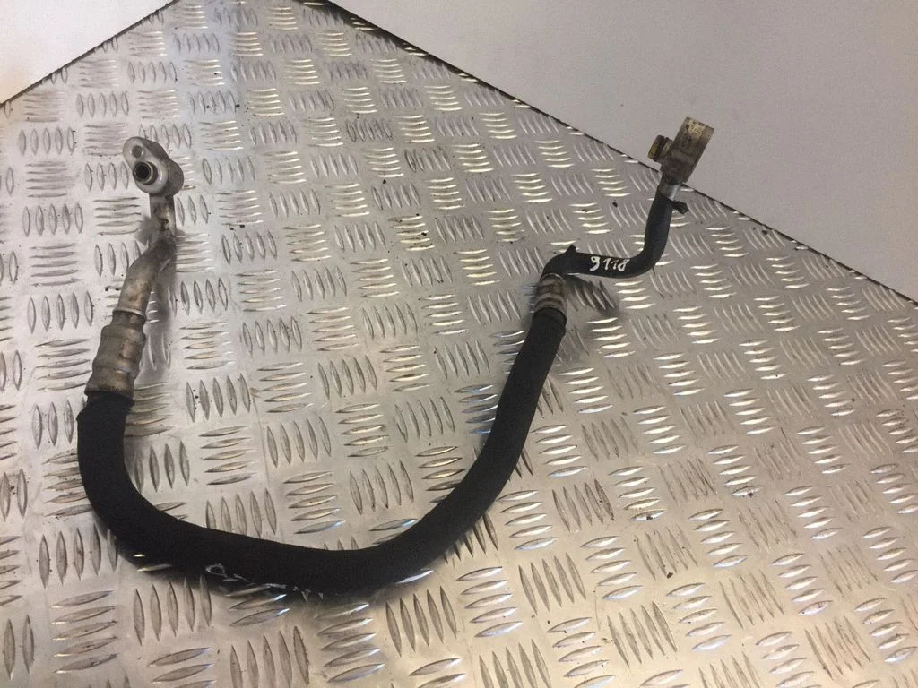 Air conditioning (A/C) pipe/hose