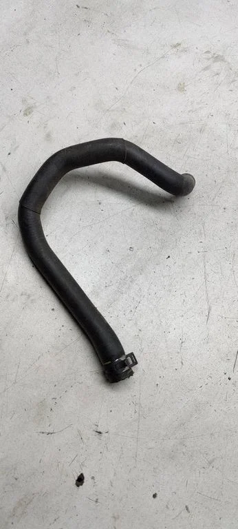 Engine coolant pipe/hose 06h121057h