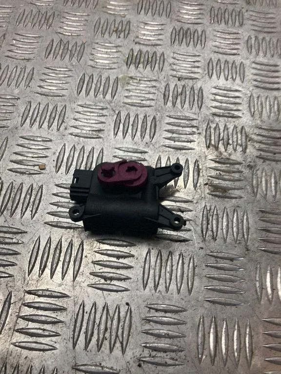 Air flap motor/actuator 1K2907511E