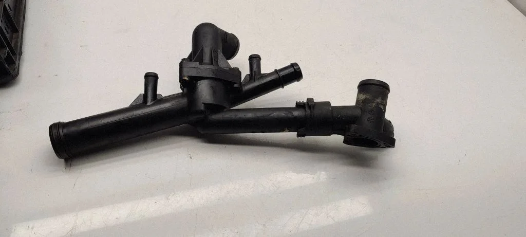 Engine coolant pipe/hose 03h121026A