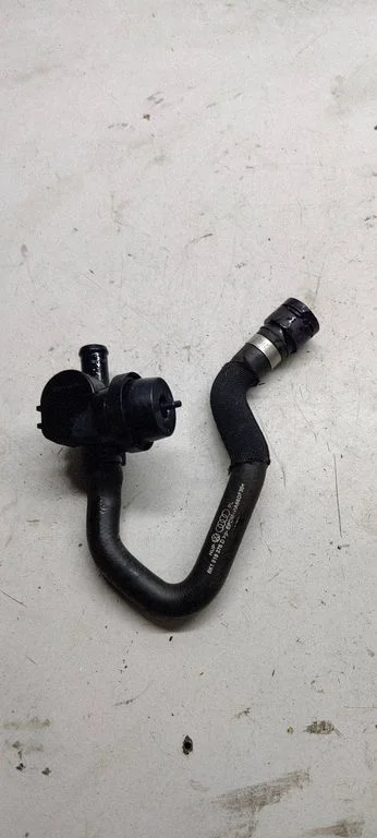 Engine coolant pipe/hose 8k1819376D