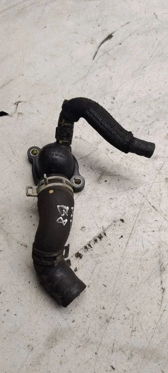Engine coolant pipe/hose 04L121131ab