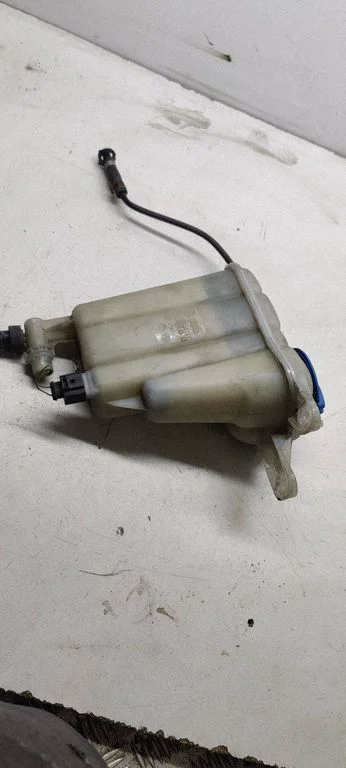 Coolant expansion tank/reservoir 8k0121403D