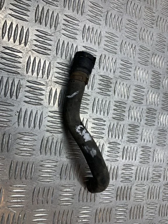Engine coolant pipe/hose