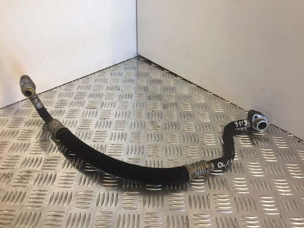 Air conditioning (A/C) pipe/hose