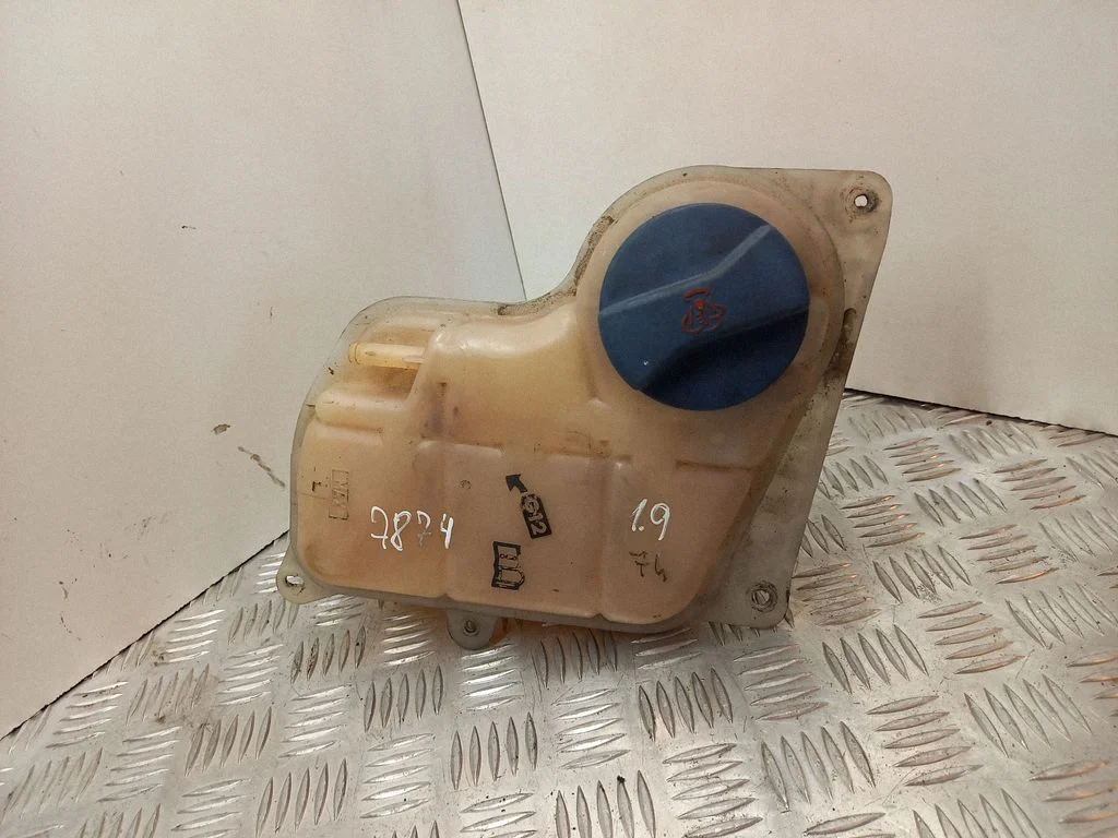 Jahutusvedeliku paisupaak 8D0121403L