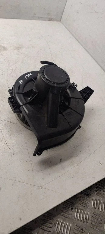 Krāsniņas ventilators/pūtējs 6q1820015H