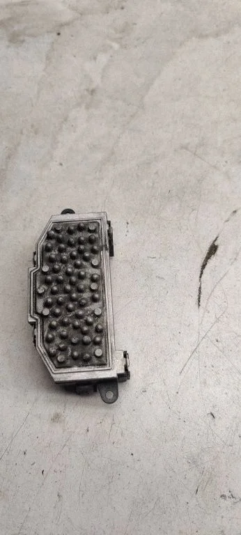 Heater blower motor/fan resistor 3c0907521B