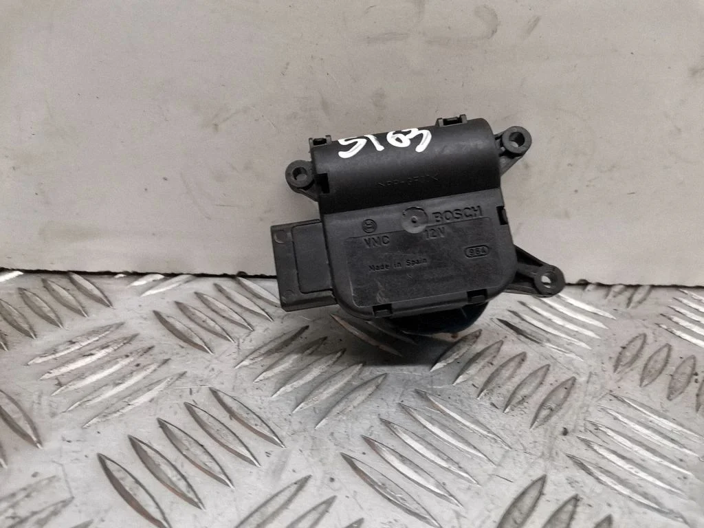 Air flap motor/actuator 8E1820511E