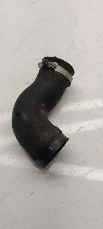 Intercooler hose/pipe 8e0145837g