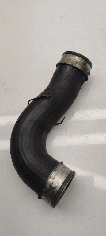 Intercooler hose/pipe