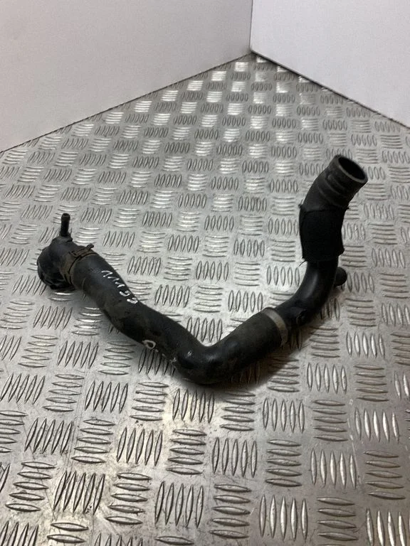 Engine coolant pipe/hose