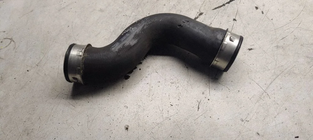 Intercooler hose/pipe