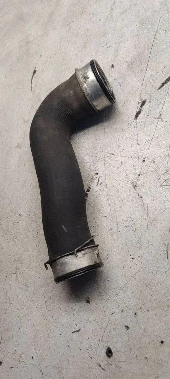 Intercooler hose/pipe