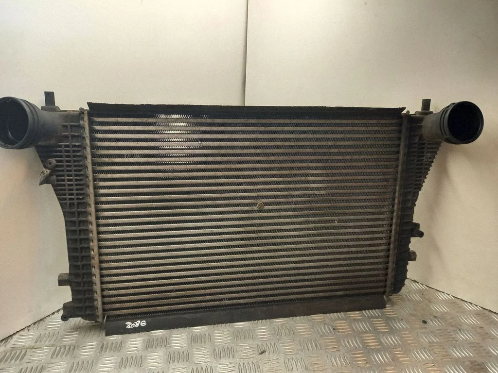 Starpdzesētāja (interkūlera) radiators 3C0145805F