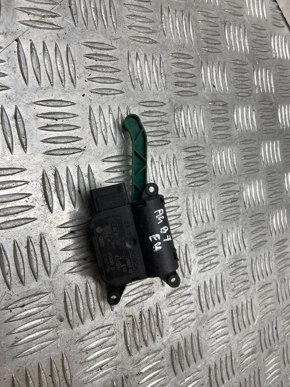 Air flap motor/actuator 8E1820511B