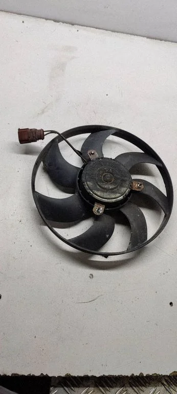 Elektriline radiaatori jahutusventilaator – Audi A4 Allroad B8 (2008-2016)