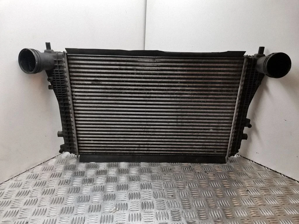 Starpdzesētāja (interkūlera) radiators 3C0145805P