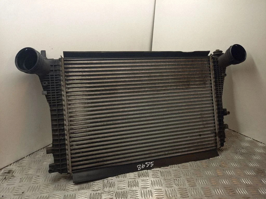 Starpdzesētāja (interkūlera) radiators 3C0145805P