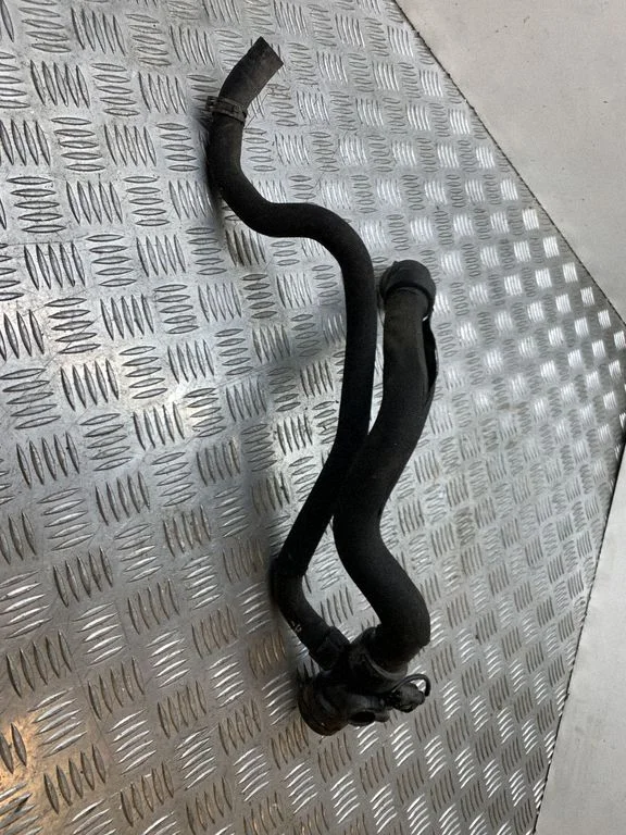 Engine coolant pipe/hose 8E0121049
