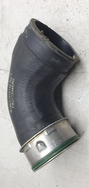 Vahejahuti voolik (-ud)/ toru (-d) 3C0145762J
