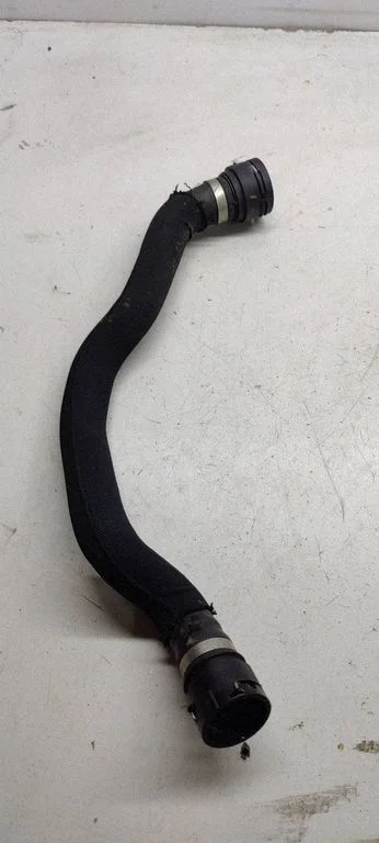 Engine coolant pipe/hose 8k0121101M