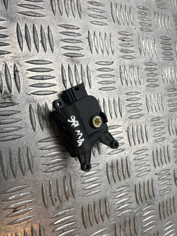 Air flap motor/actuator – Volkswagen Passat B6 (2005-2010)
