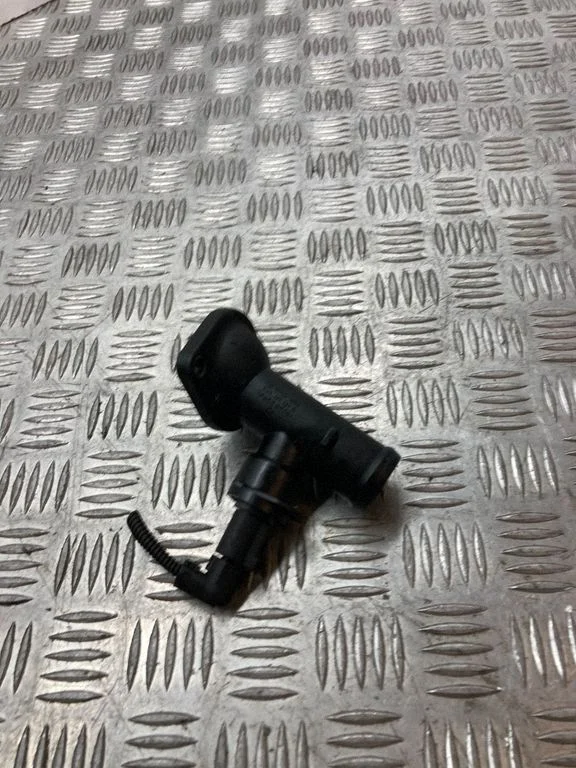 Engine coolant pipe/hose 03G121121D