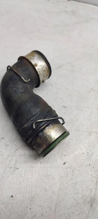 Vahejahuti voolik (-ud)/ toru (-d) – Volkswagen Passat B5.5 (2001-2005)
