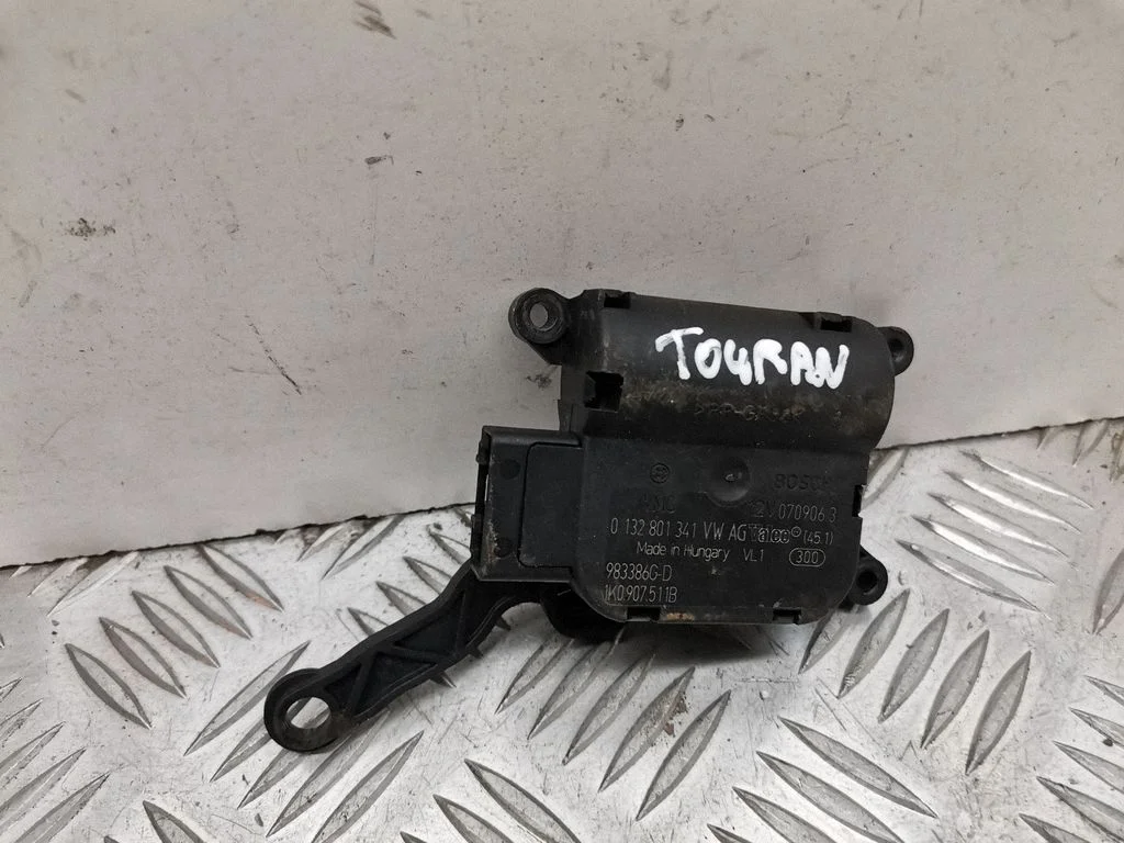 Gaisa aizvara motoriņš/aktuators 1K0907511B