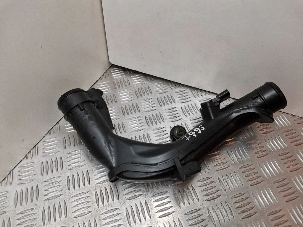 Wąż / rura intercoolera 5N0145770A