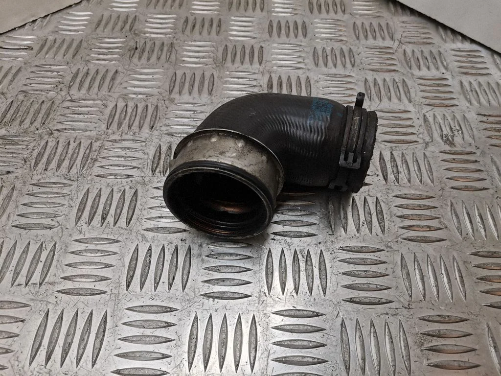 Wąż / rura intercoolera 3B0145834P