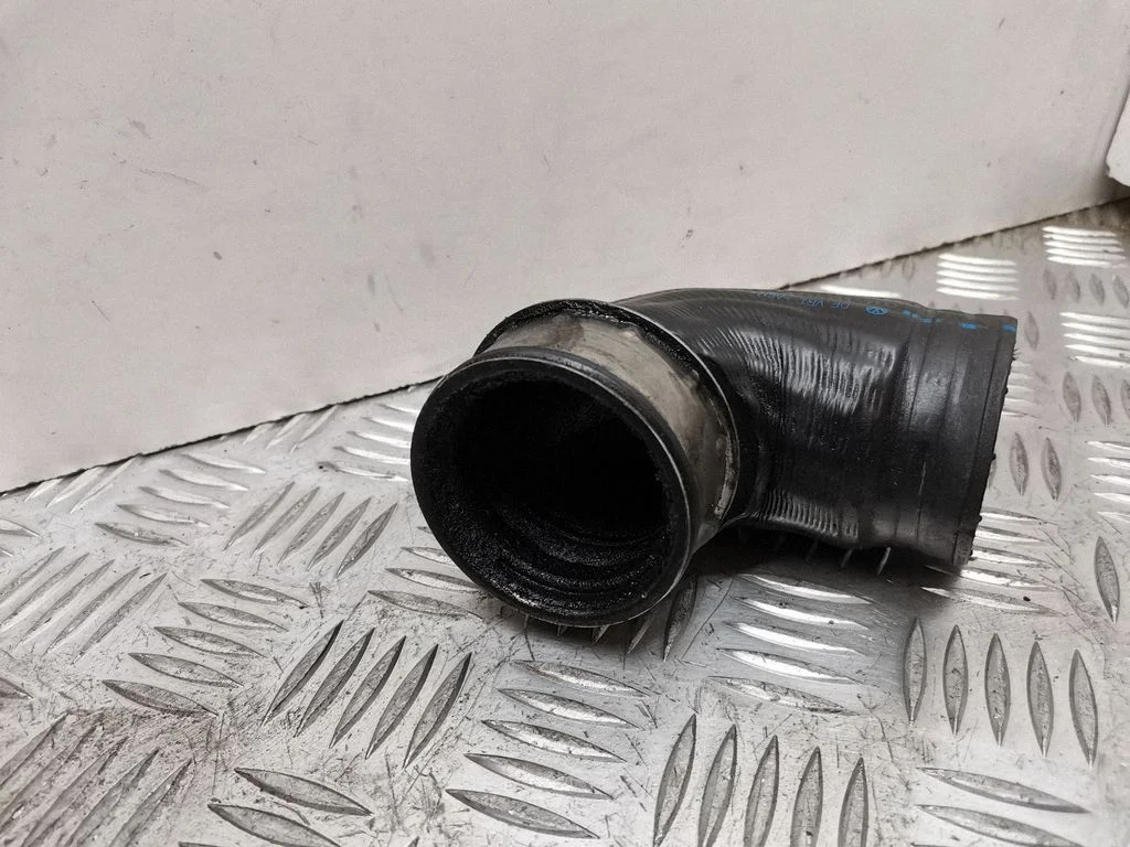 Intercooler hose/pipe 3B0145834P