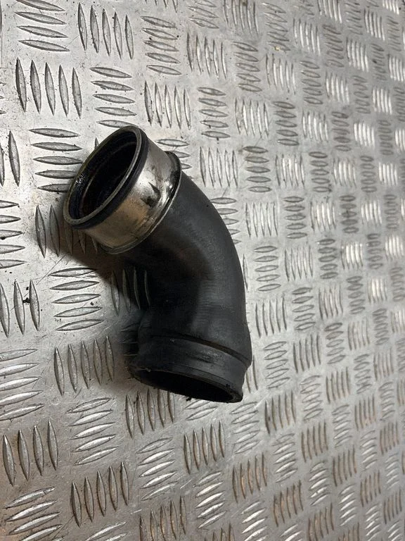 Starpdzesētāja šļūtene (-es)/ caurule (-es) – Volkswagen Passat B6 (2005-2010)