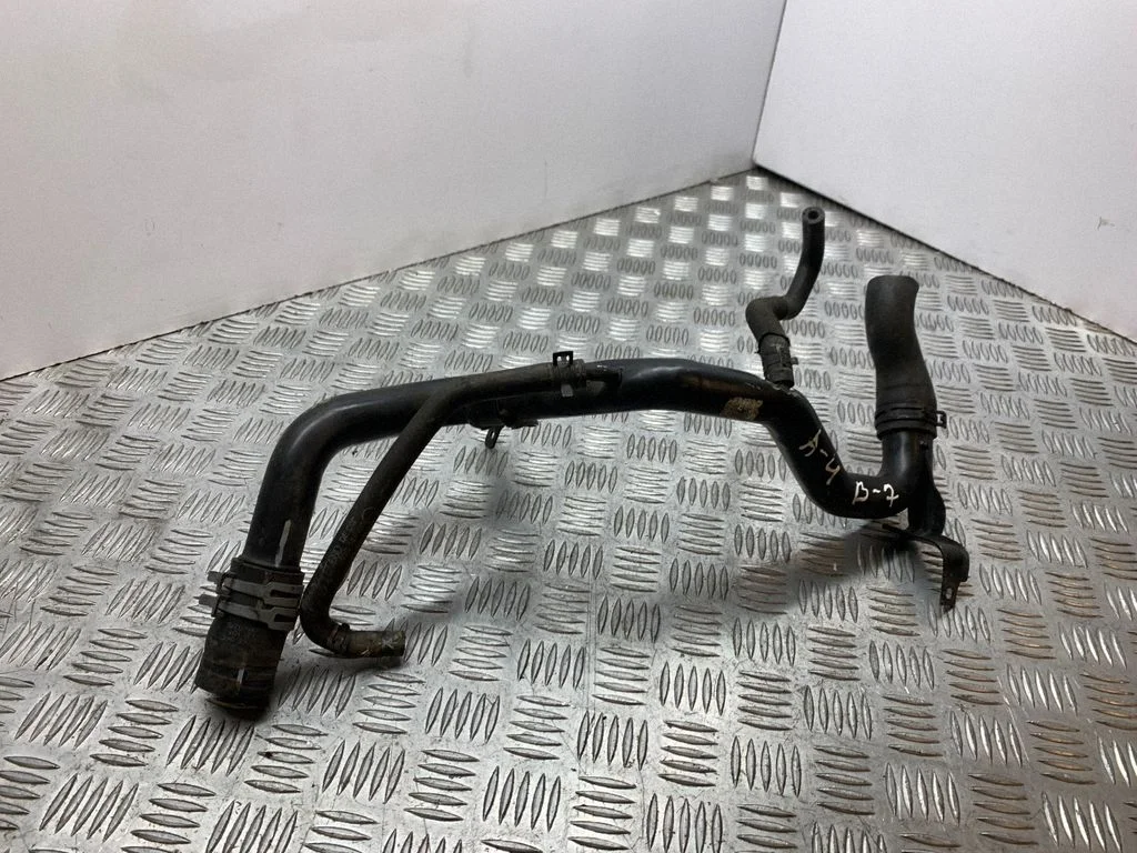Engine coolant pipe/hose