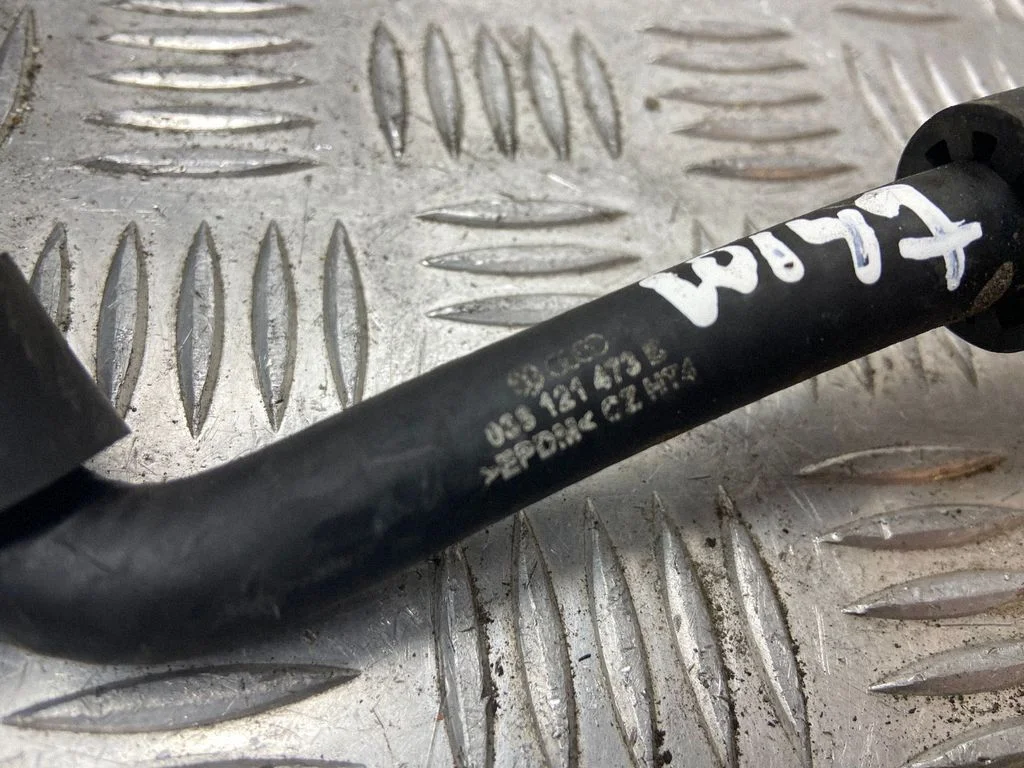 Engine coolant pipe/hose 03G121473