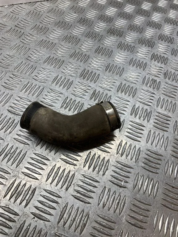 Intercooler hose/pipe